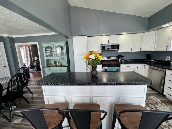 $180,000 | 304 South Church Street, Sheffield, IL 61361