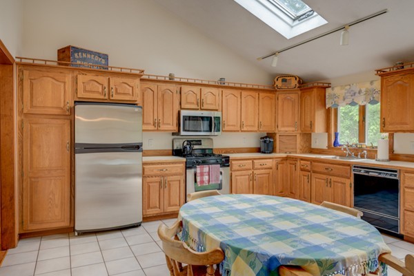 34 Charles Street Georgetown, MA 01833 - Photo 3 of 29 Gallery Image 3