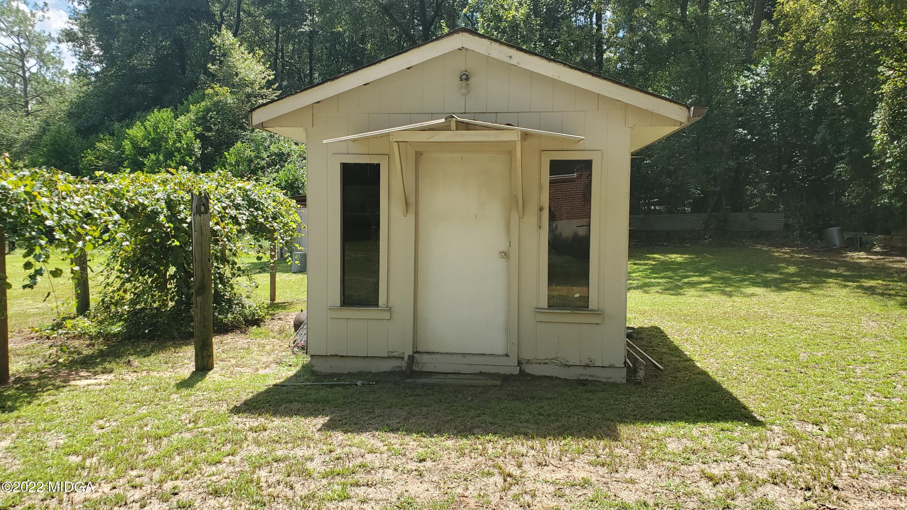 4061 Irwinton Road Macon, GA 31217 - Photo 18 of 46 20220826_125334