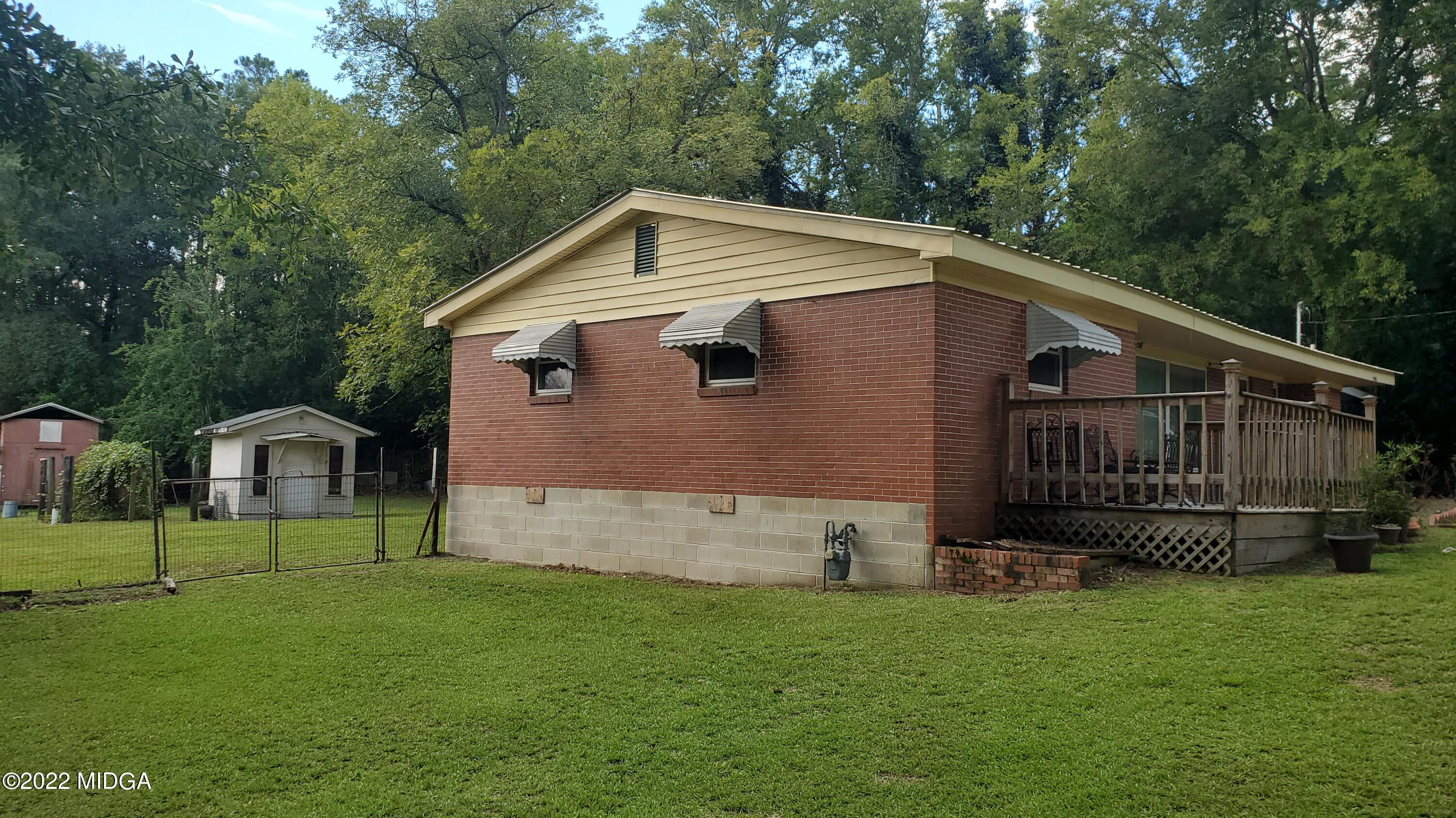 4061 Irwinton Road Macon, GA 31217 - Photo 4 of 46 20220826_123741