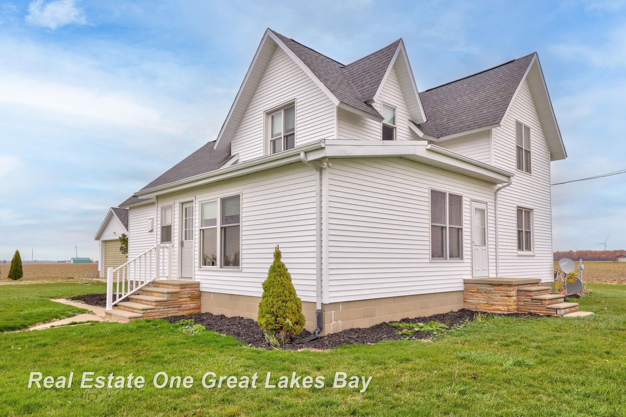 4060 Dickerson Road Akron, MI 48701 - Photo 5 of 62