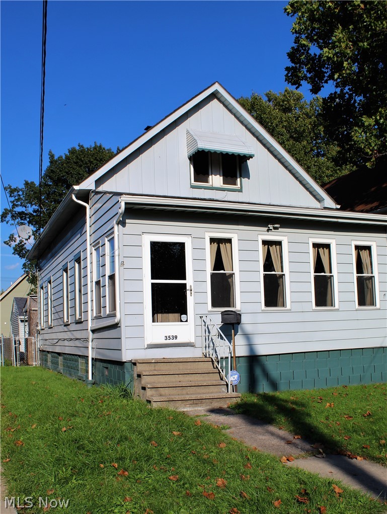 3539 Beyerle Road Cleveland, OH 44105 - Photo 2 of 22 Gallery Image 2
