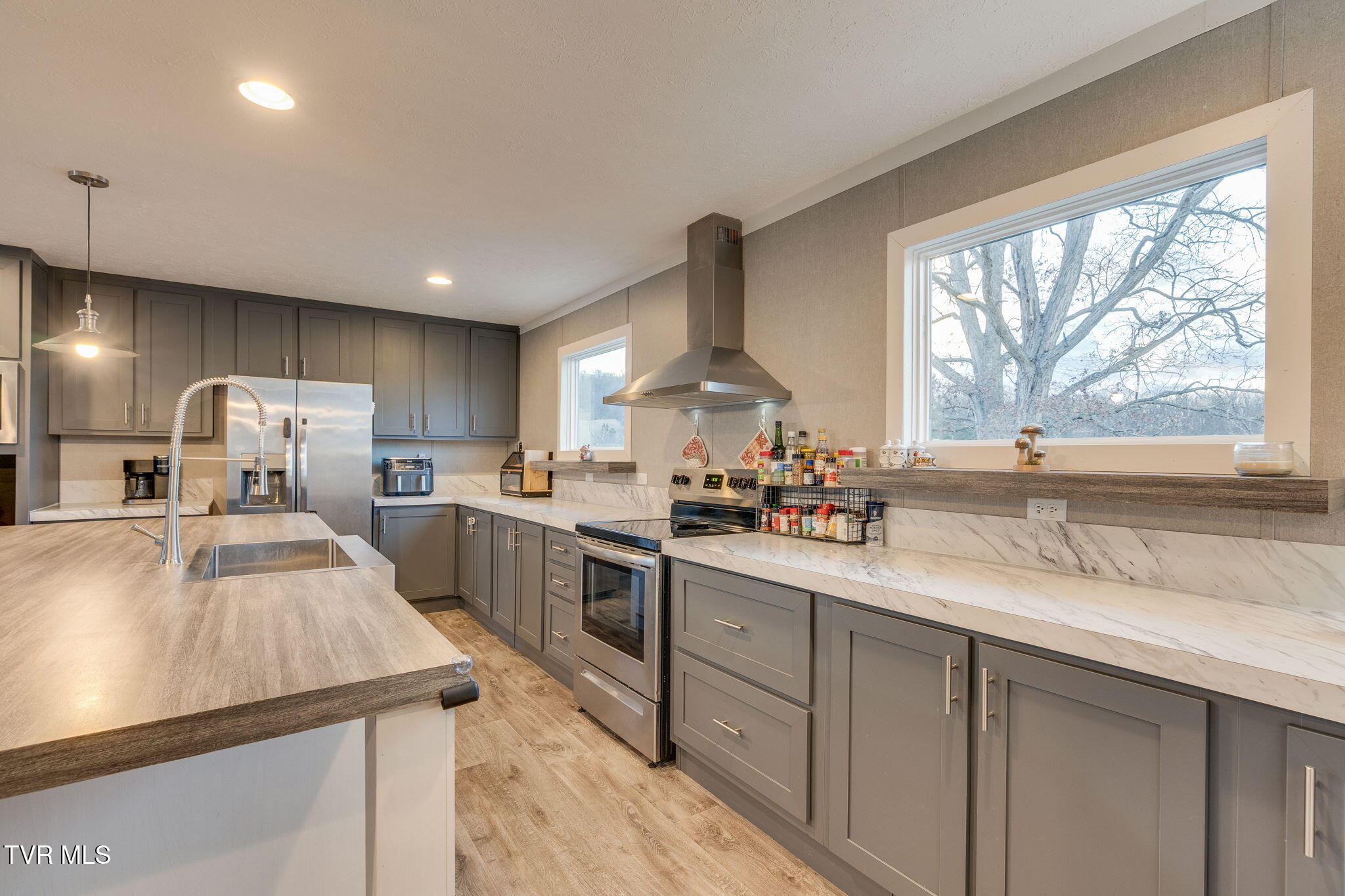 593 Summerville Road Kingsport, TN 37663 - Photo 14 of 30 014