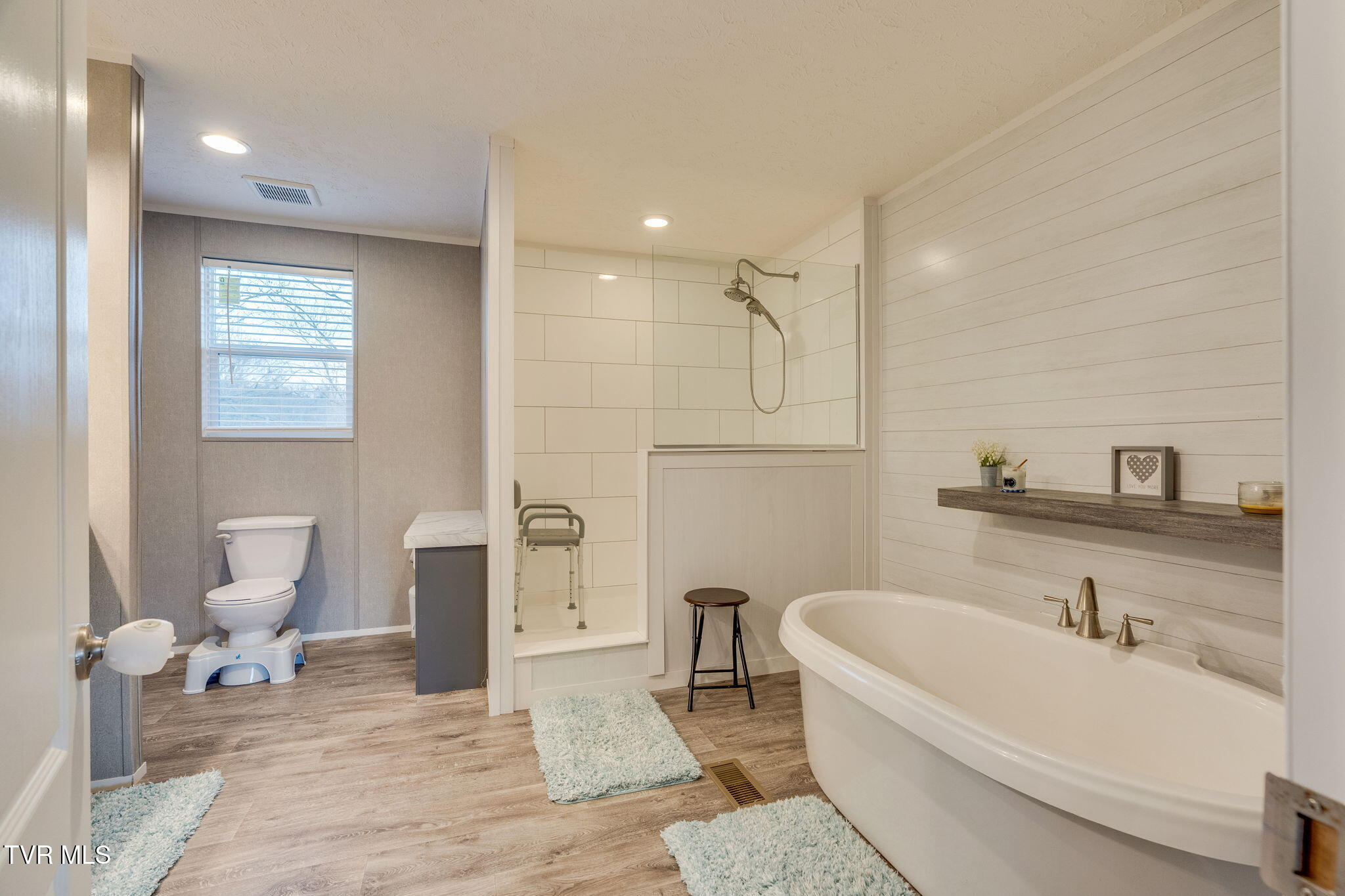 593 Summerville Road Kingsport, TN 37663 - Photo 19 of 30 019