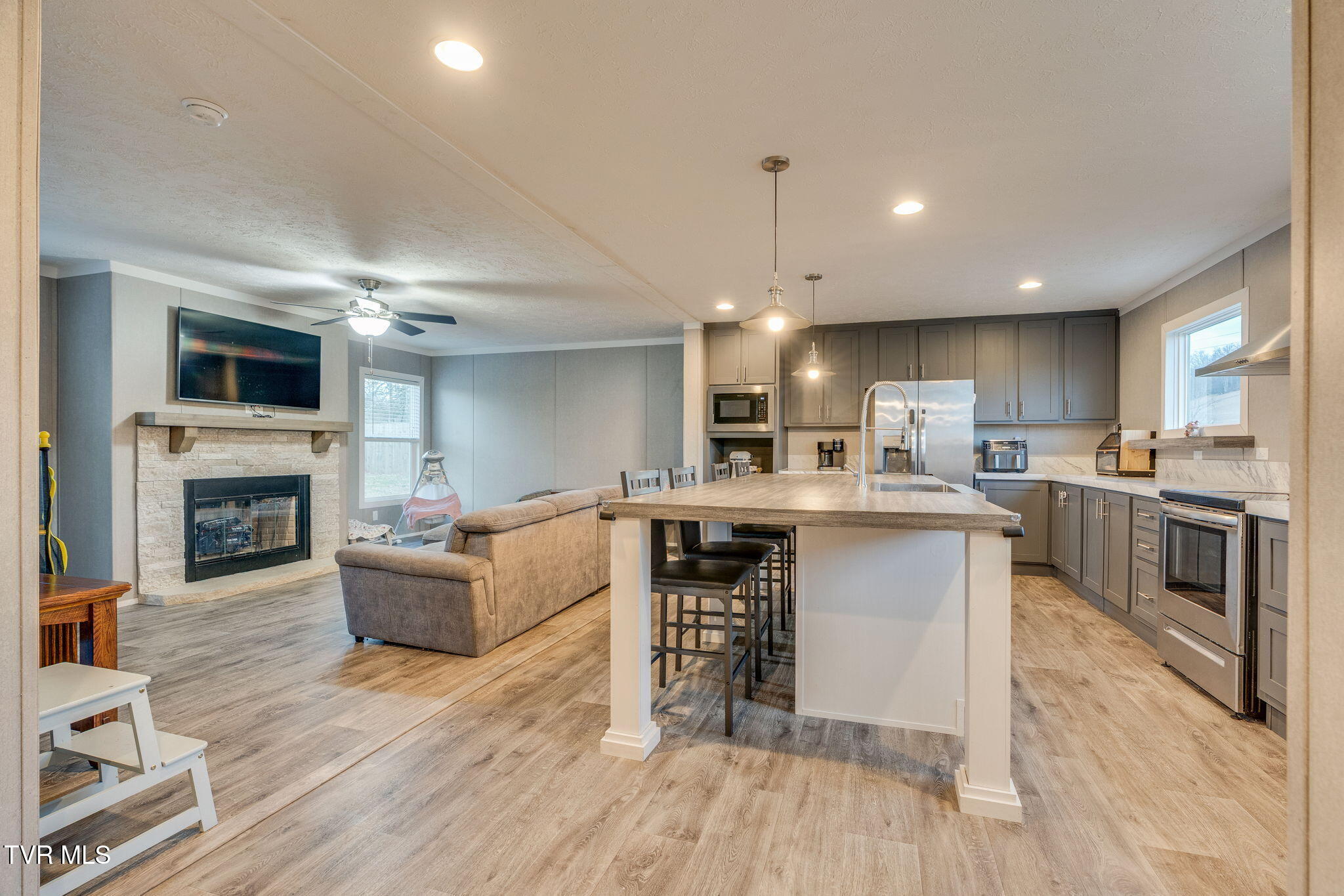 593 Summerville Road Kingsport, TN 37663 - Photo 9 of 30 009