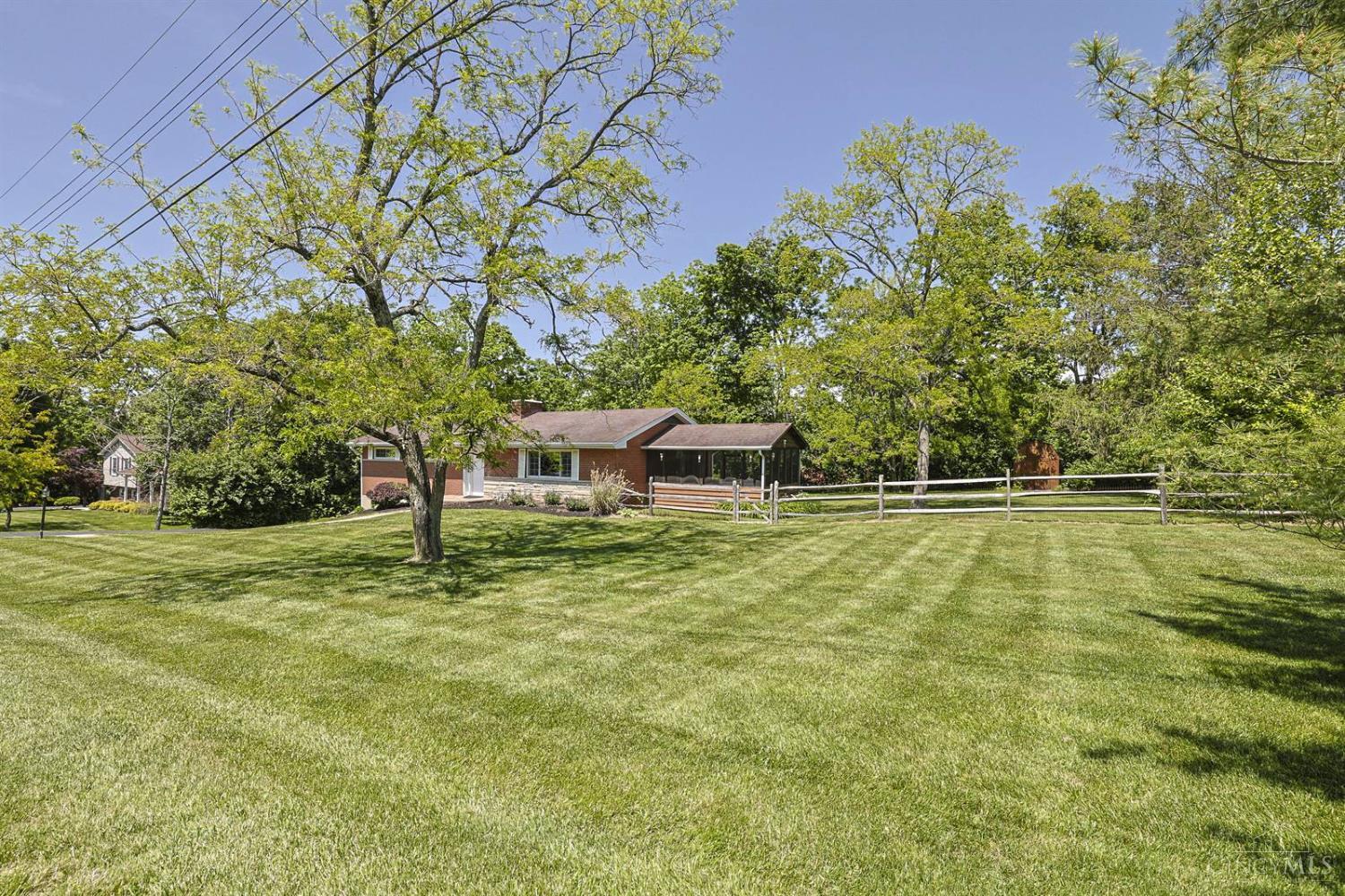 724 Pine Ridge Road Milford, OH 45150 - Photo 4 of 36