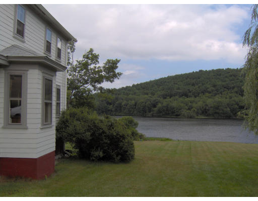 117 Whitehall Road Amesbury, MA 01913 - Photo 2 of 8 Gallery Image 2