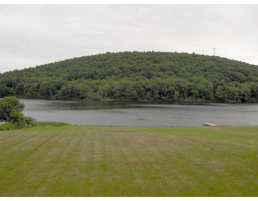 117 Whitehall Road Amesbury, MA 01913 - Photo 3 of 8 Gallery Image 3