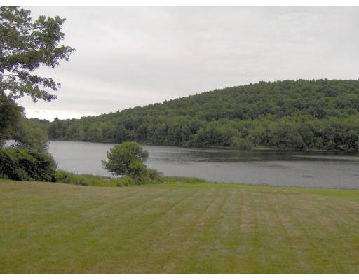 117 Whitehall Road Amesbury, MA 01913 - Photo 4 of 8 Gallery Image 4