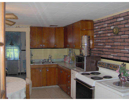 117 Whitehall Road Amesbury, MA 01913 - Photo 5 of 8 Gallery Image 5