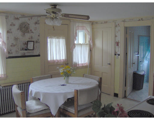 117 Whitehall Road Amesbury, MA 01913 - Photo 6 of 8 Gallery Image 6