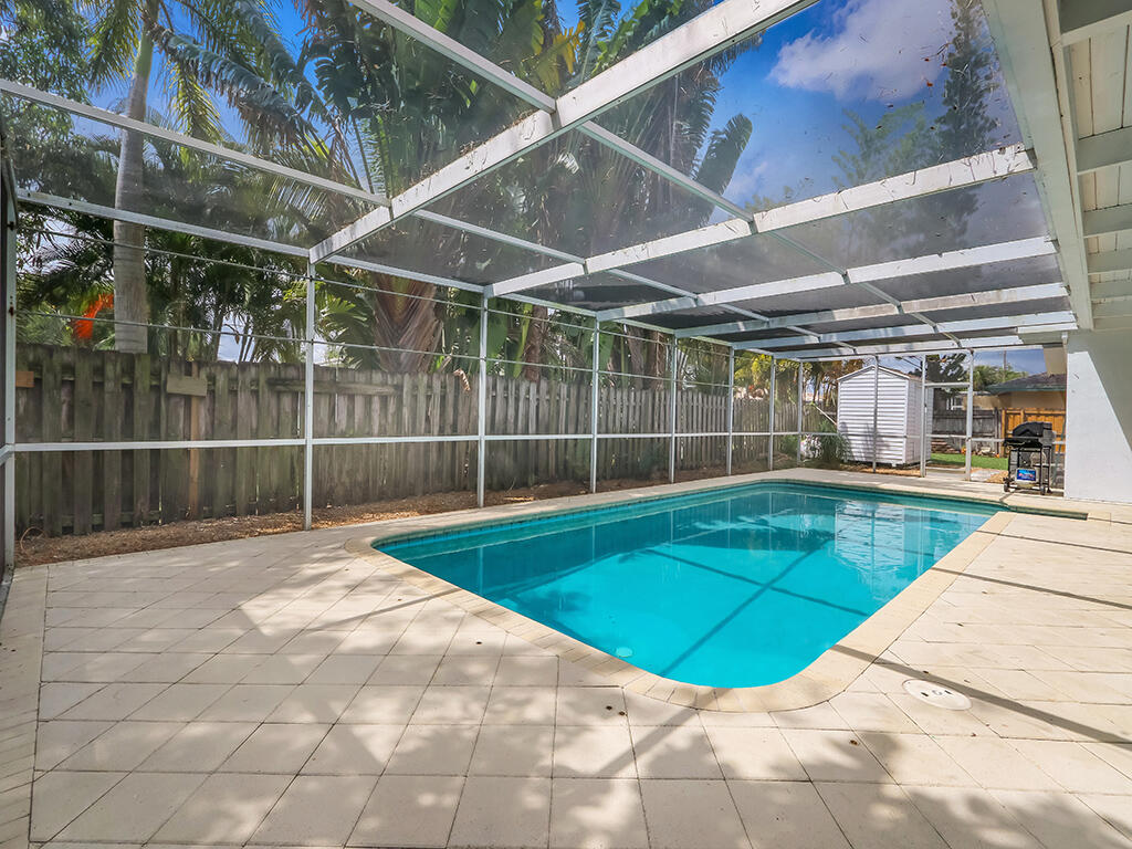 28 Burning Tree Lane Boca Raton, FL 33431 - Photo 26 of 26 28 Burning Tree Ln Pool