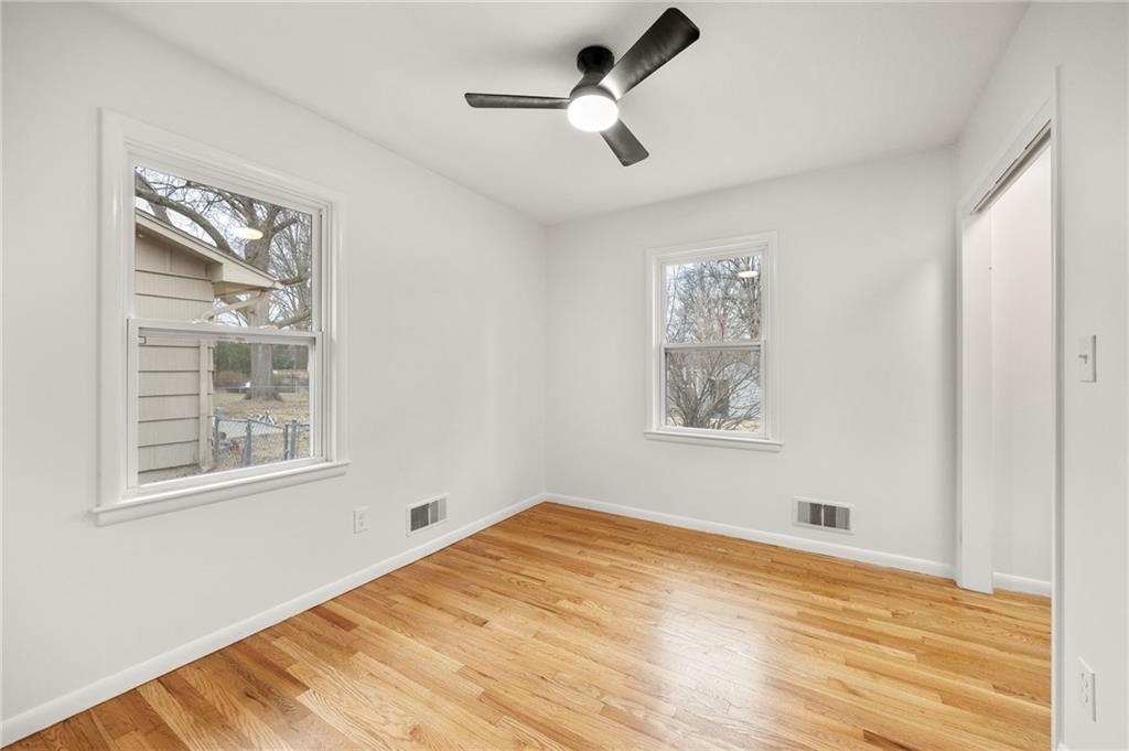 709 Southwest 7 Street Lee's Summit, MO 64081 - Photo 22 of 46