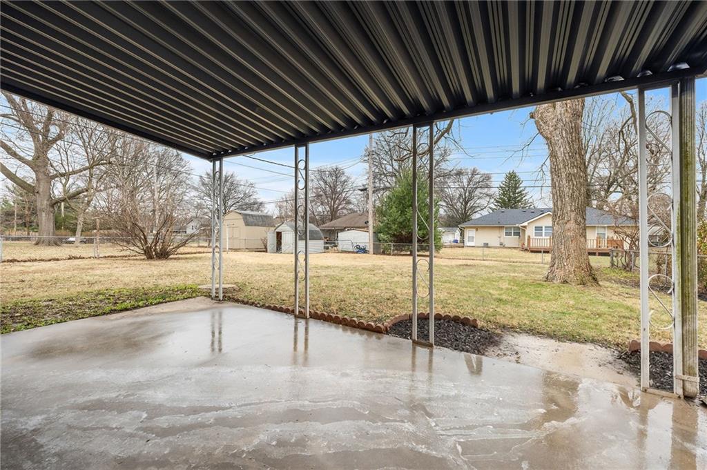 709 Southwest 7 Street Lee's Summit, MO 64081 - Photo 38 of 46