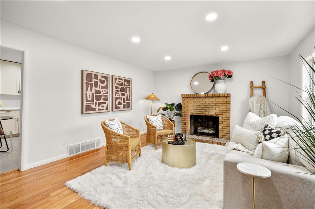 709 Southwest 7 Street Lee's Summit, MO 64081 - Photo 8 of 46