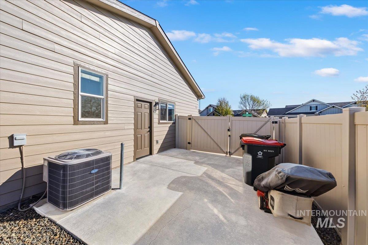 1289 West Christopher Drive Meridian, ID 83642 - Photo 43 of 50
