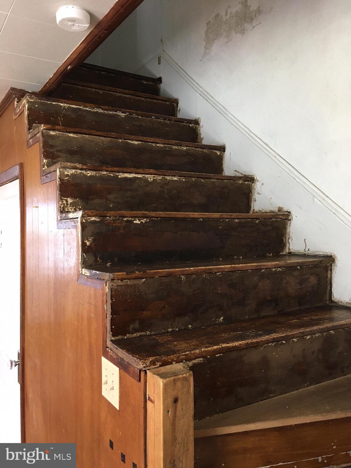 4 North Limerick Road Royersford, PA 19468 - Photo 9 of 24 Stairwell