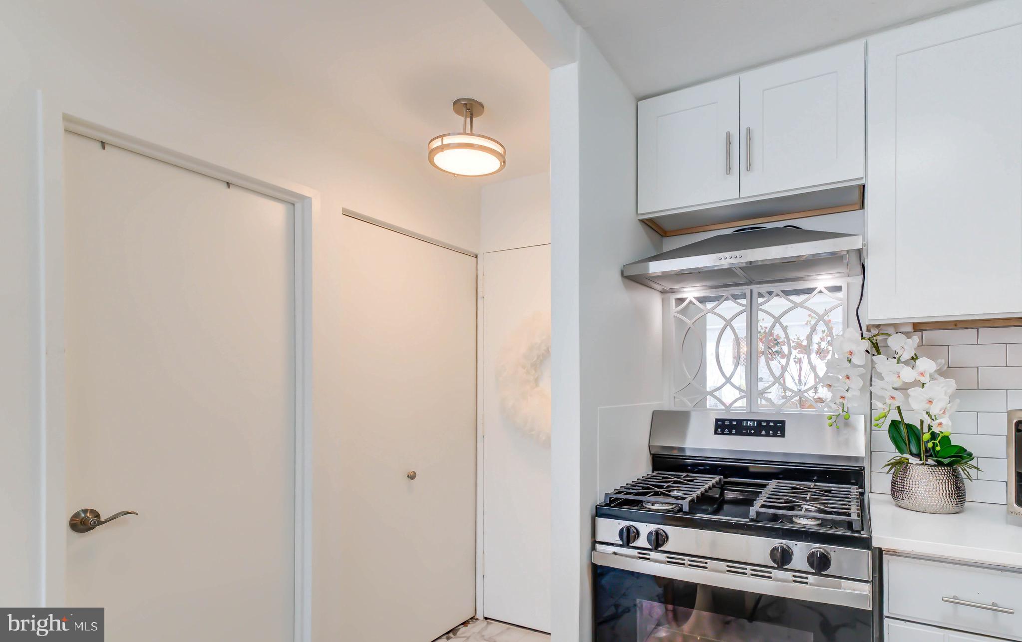 700 7th Street Southwest, Unit 313 Washington, DC 20024 - Photo 4 of 20 Good Hall Closets.