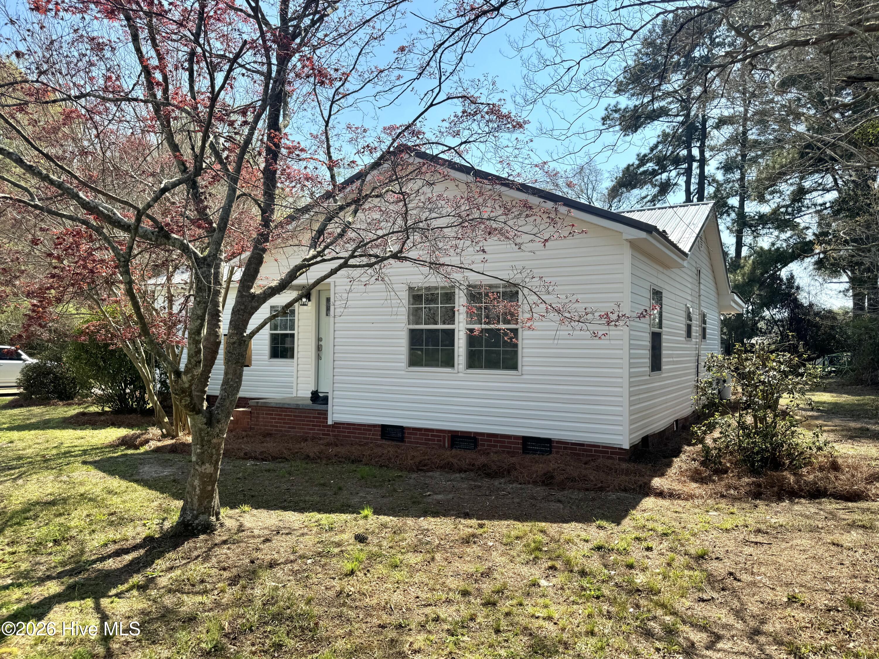 6195 Red Hill Road Whiteville, NC 28472 - Photo 2 of 19 Right Side of Home