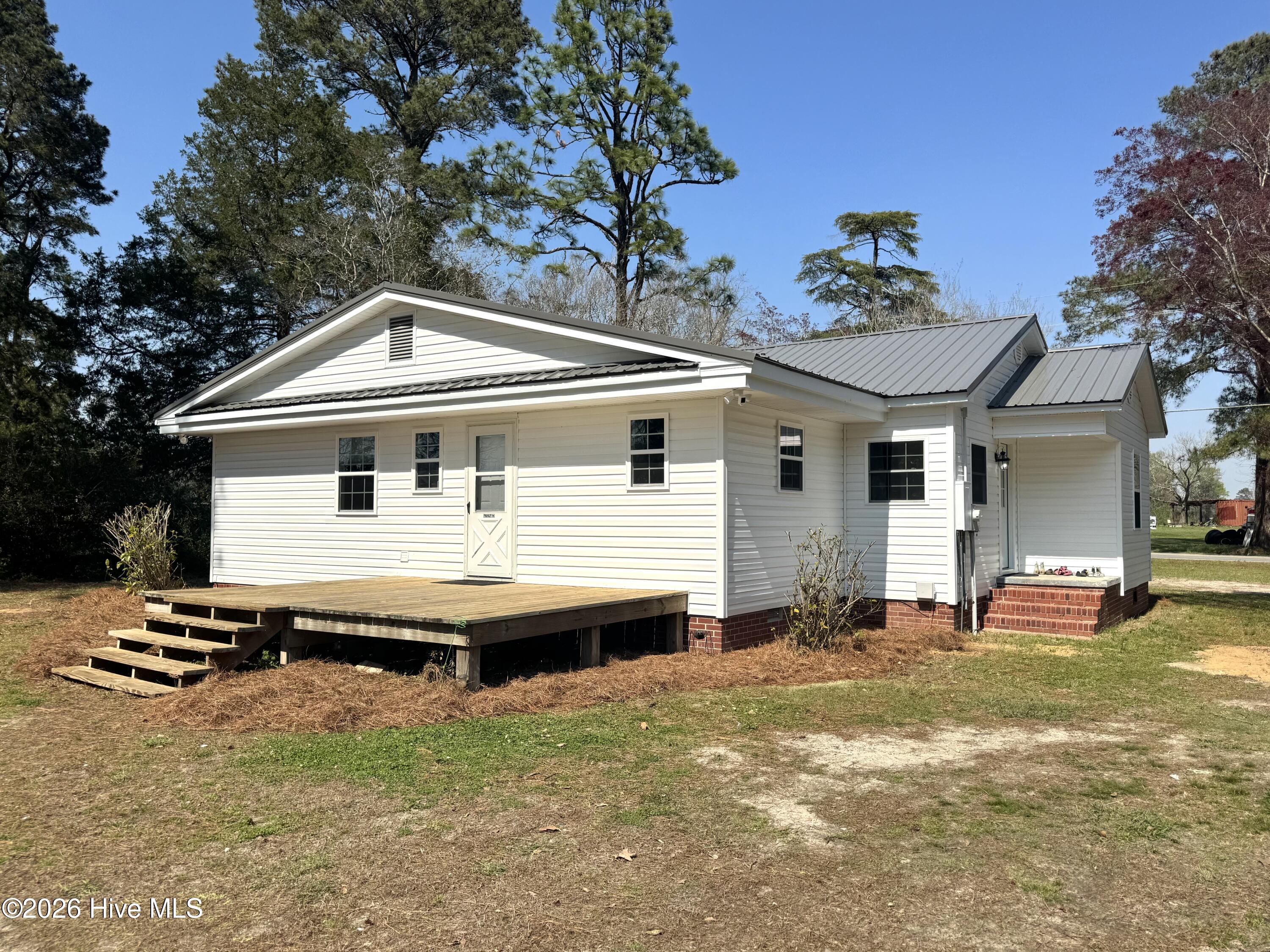 6195 Red Hill Road Whiteville, NC 28472 - Photo 4 of 19 Back of Home