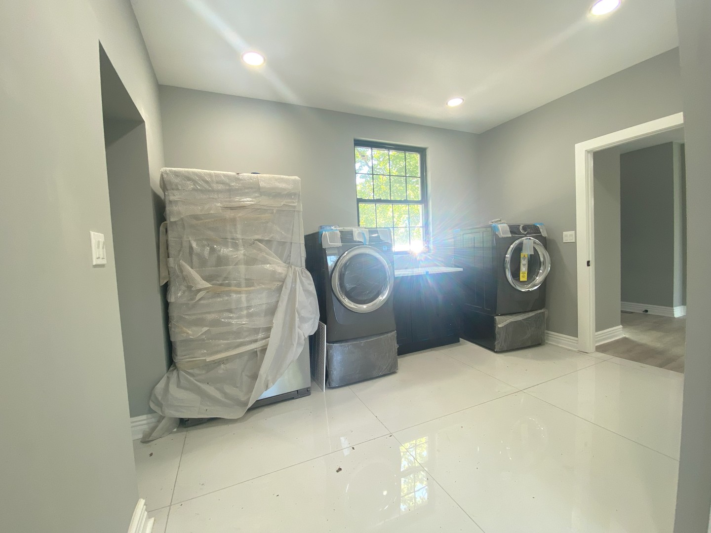 860 Green Bay Road Highland Park, IL 60035 - Photo 26 of 30 a view of an empty room with windows