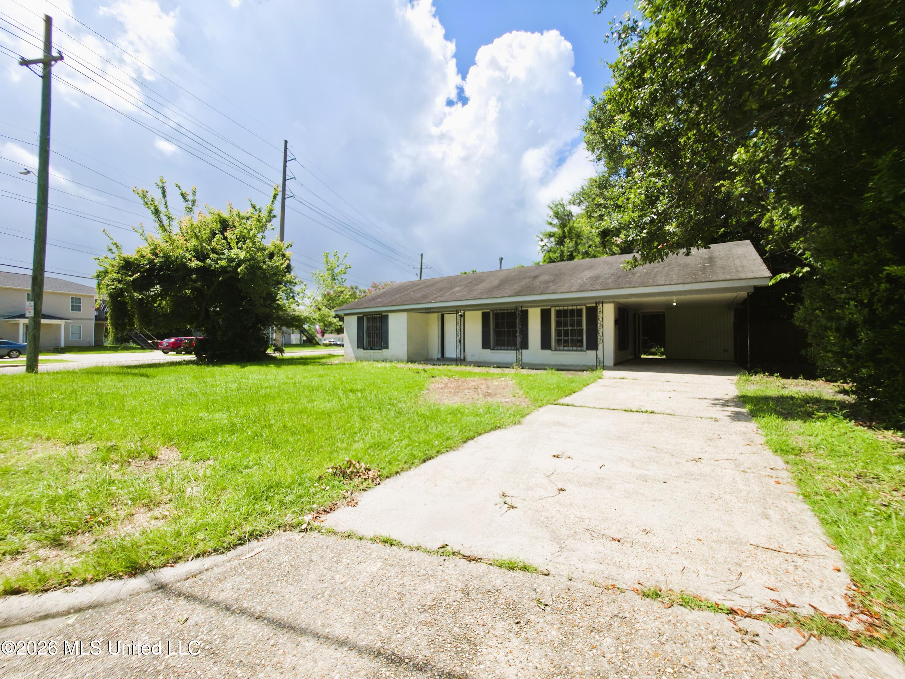 1703 State Street Biloxi, MS 39531 - Photo 3 of 15 20260622_105714