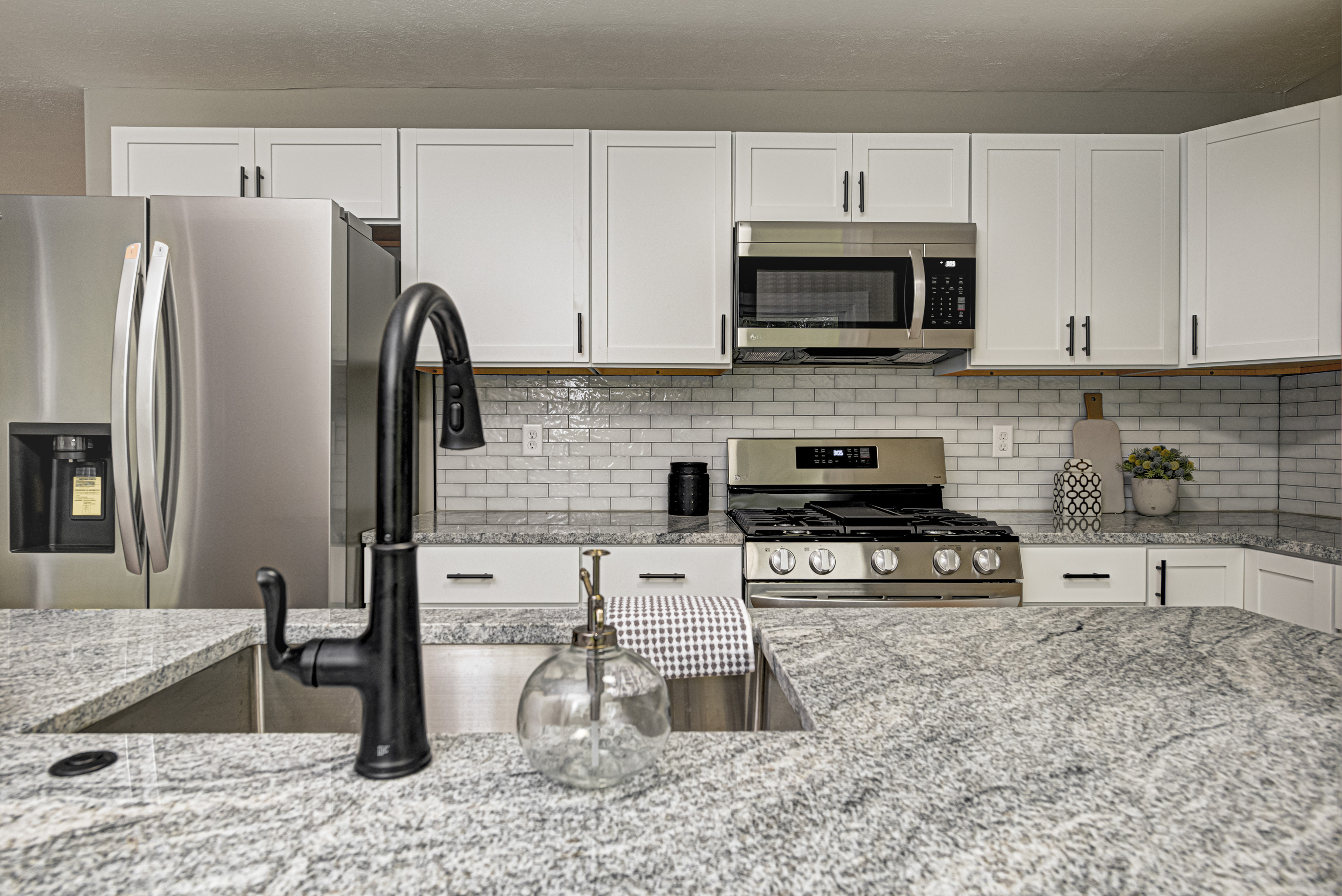 7845 Melbourne Road Indianapolis, IN 46268 - Photo 17 of 39