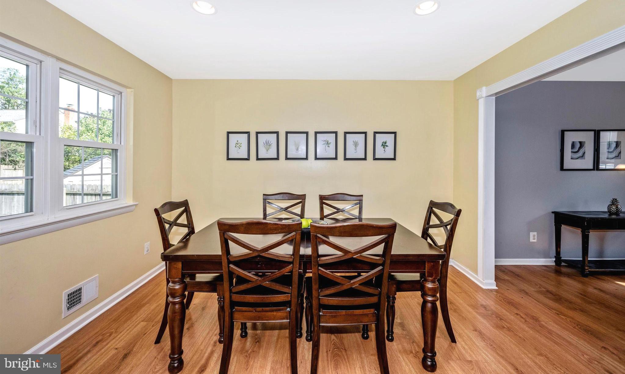 17128 Hoskinson Road Poolesville, MD 20837 - Photo 5 of 24