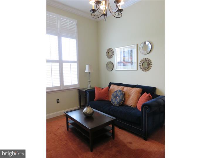 43 Williams Way Spring City, PA 19475 - Photo 3 of 25 Living Room