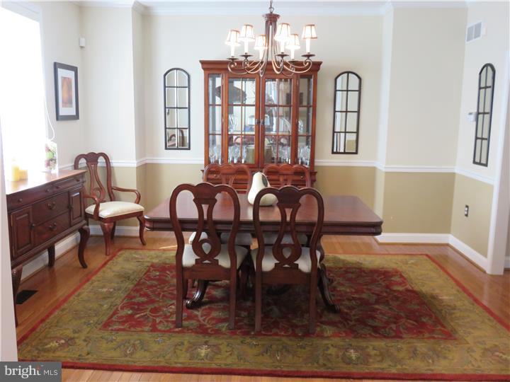 43 Williams Way Spring City, PA 19475 - Photo 4 of 25 Dining Room