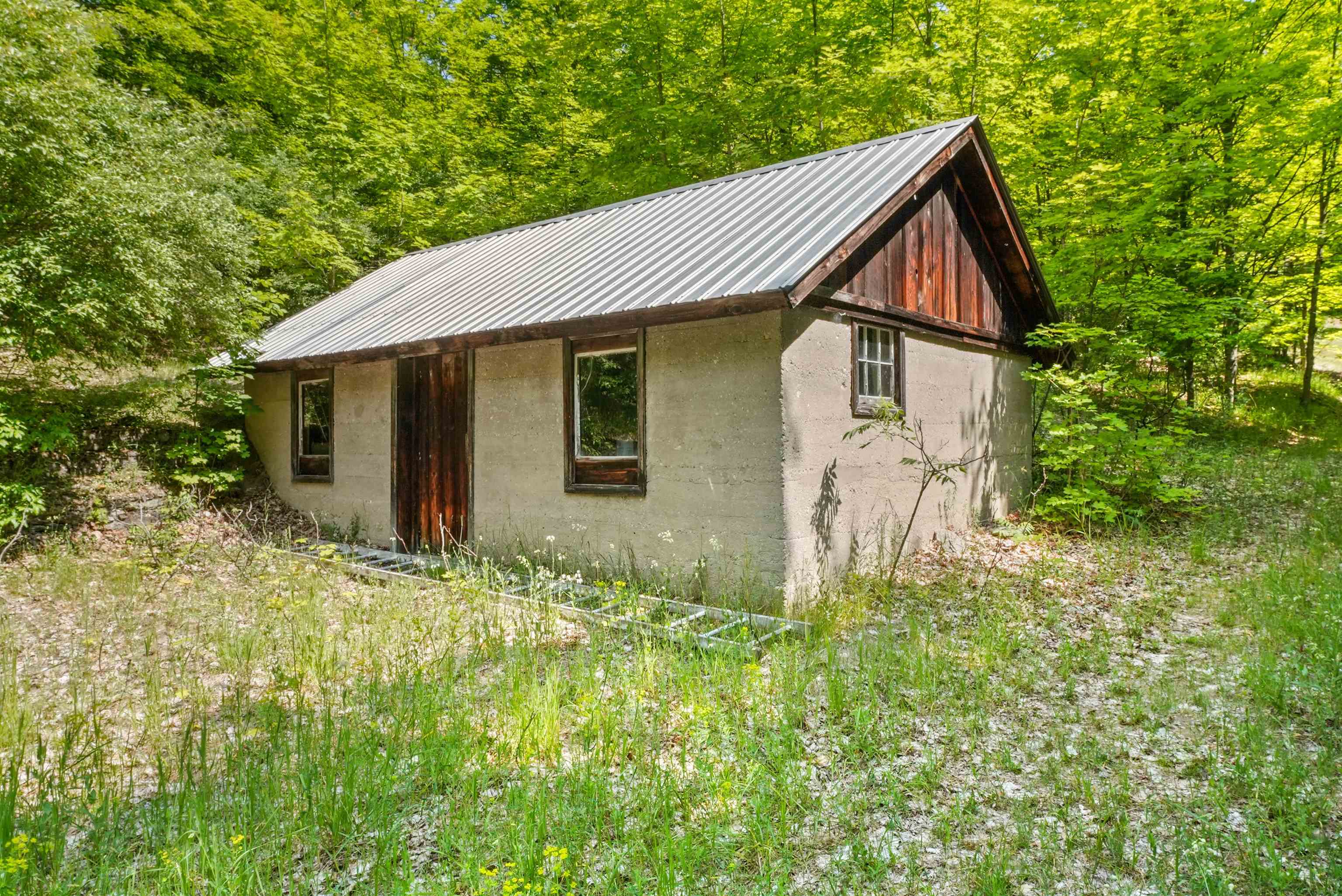 8101 East Pleasant Hill Road Suttons Bay, MI 49682 - Photo 55 of 59