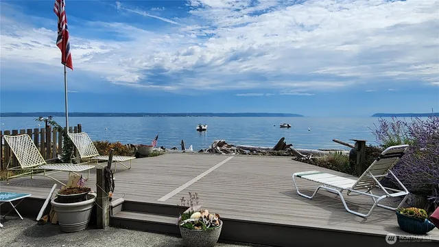 $1,800 | 176 East Driftwood Shores Road, Camano Island, WA 98282
