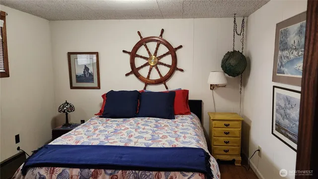 $1,800 | 176 East Driftwood Shores Road, Camano Island, WA 98282