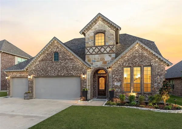 $525,000 | 325 Sherbrook Street, Van Alstyne, TX 75495