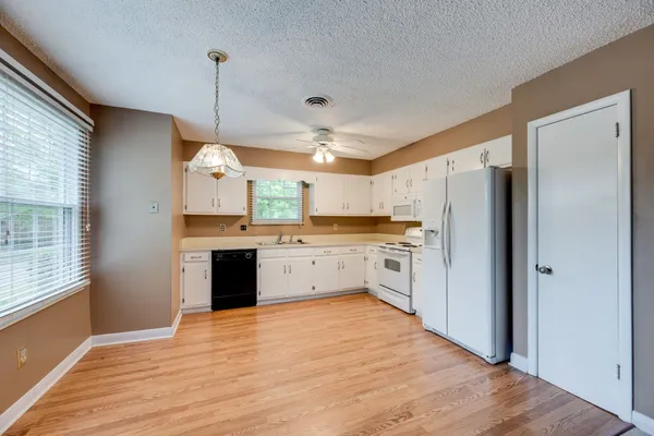 $239,900 | 5601 Country Drive, Unit 213, Nashville, TN 37211