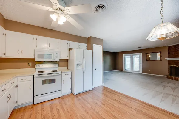 $239,900 | 5601 Country Drive, Unit 213, Nashville, TN 37211