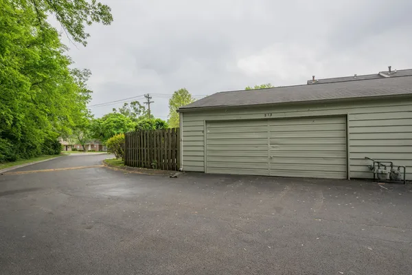 $239,900 | 5601 Country Drive, Unit 213, Nashville, TN 37211