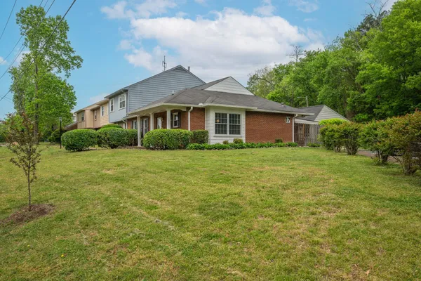 $239,900 | 5601 Country Drive, Unit 213, Nashville, TN 37211