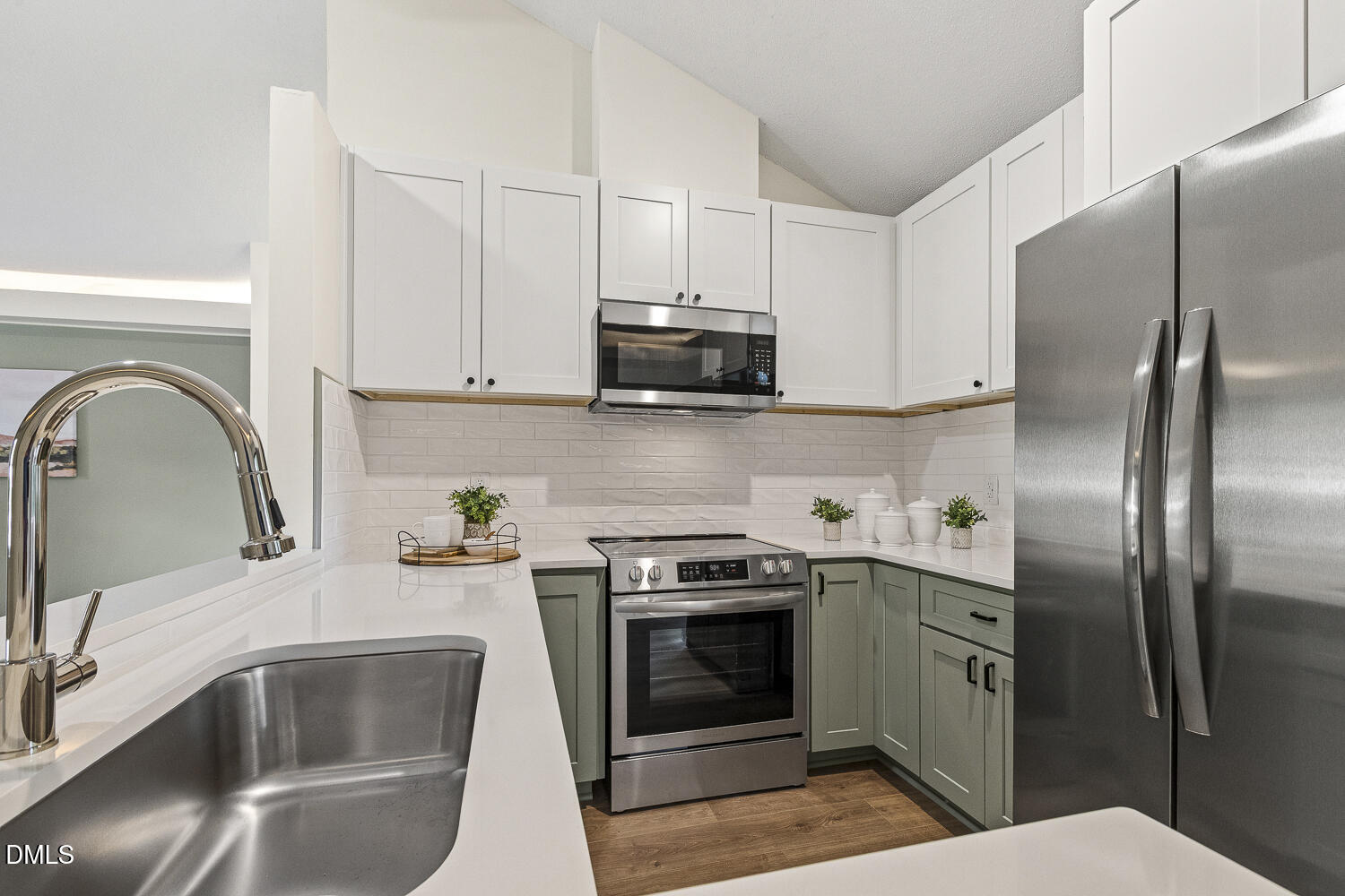 3291 Mill Run, Unit 149 Raleigh, NC 27612 - Photo 7 of 13 Kitchen