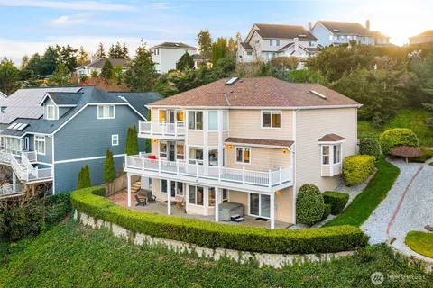 $1,065,000 | 4320 Country Club Drive Northeast, Tacoma, WA 98422
