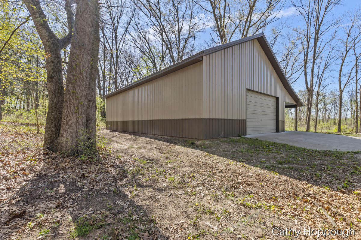 1057 West Tuttle Road Ionia, MI 48846 - Photo 4 of 32 1057-W-Tuttle_004