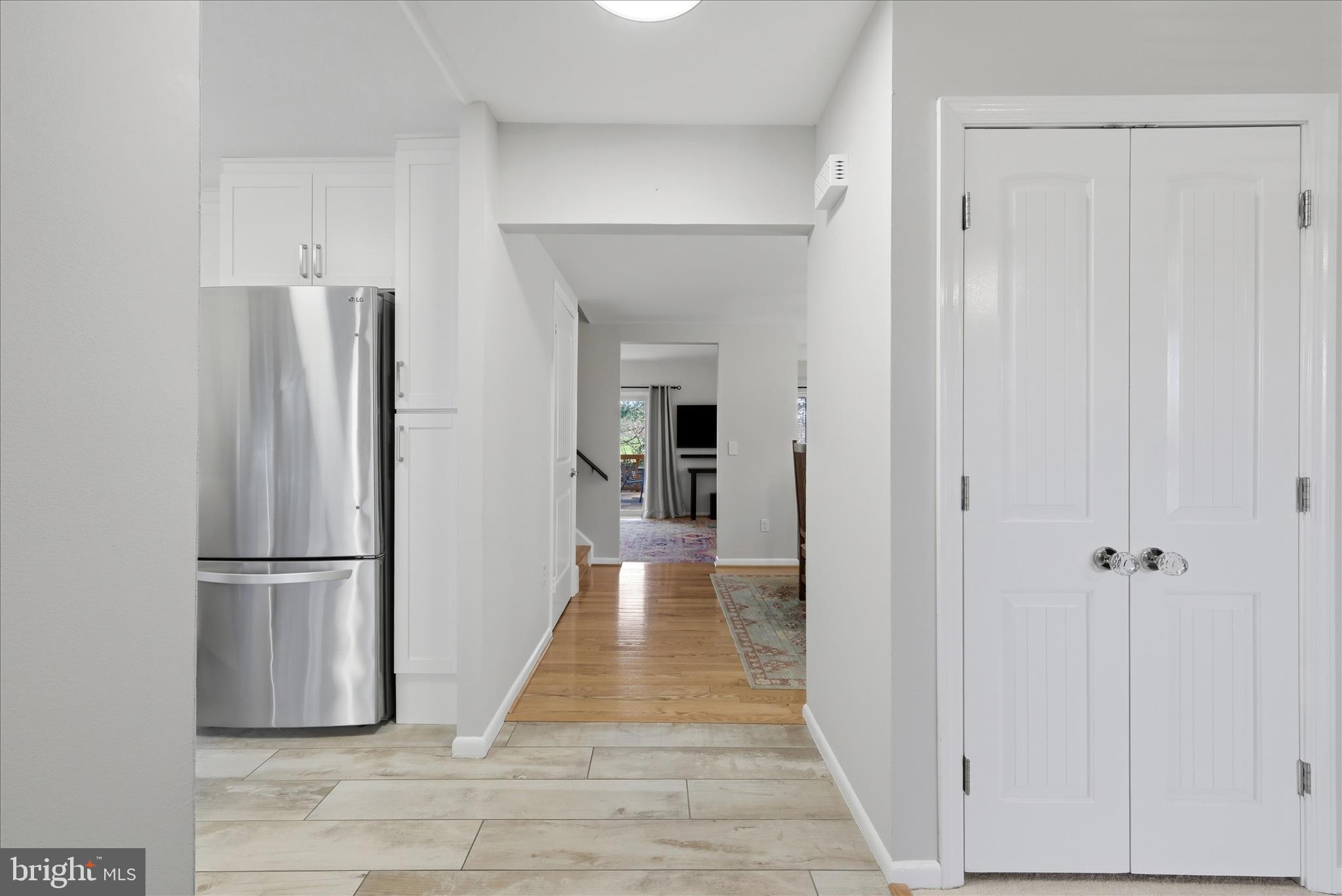 11860 South Lakes Court Reston, VA 20191 - Photo 3 of 76 Entry