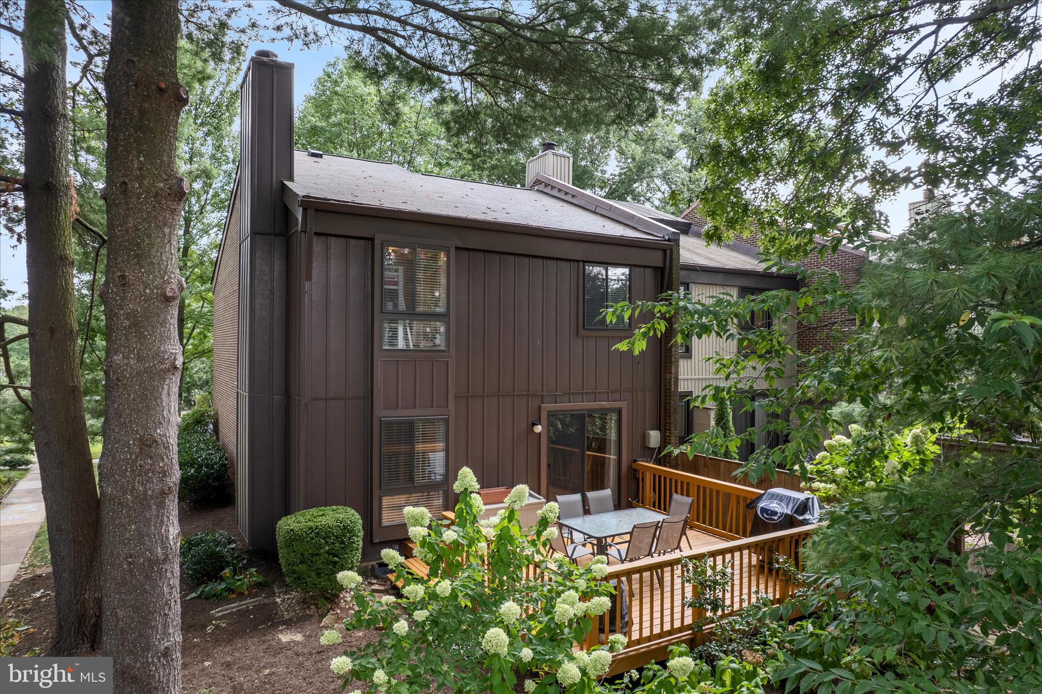 11860 South Lakes Court Reston, VA 20191 - Photo 33 of 76 Back Exterior