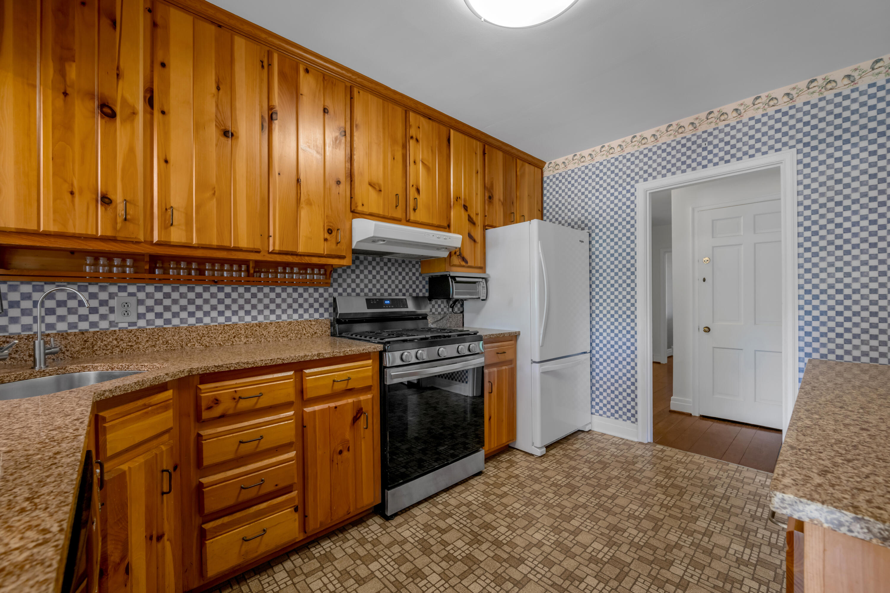 108 Romany Road Lexington, KY 40502 - Photo 21 of 54 TDB_3638