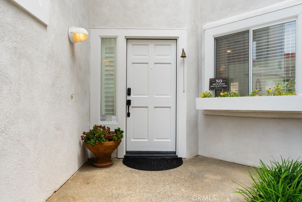 4 Las Cruces Irvine, CA 92614 - Photo 4 of 33 a view of an entryway