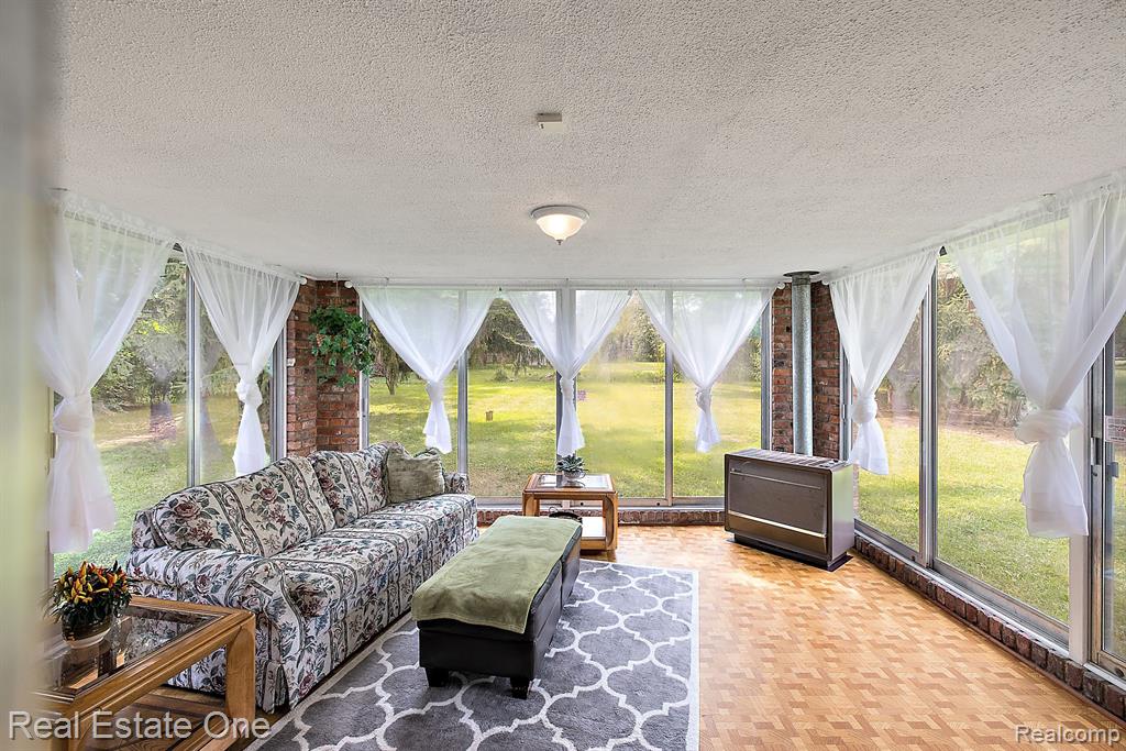 2340 South Rochester Road Rochester Hills, MI 48307 - Photo 14 of 25