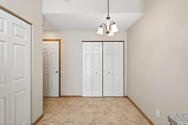 $259,900 | 1590 Countryside Drive, Shakopee, MN 55379