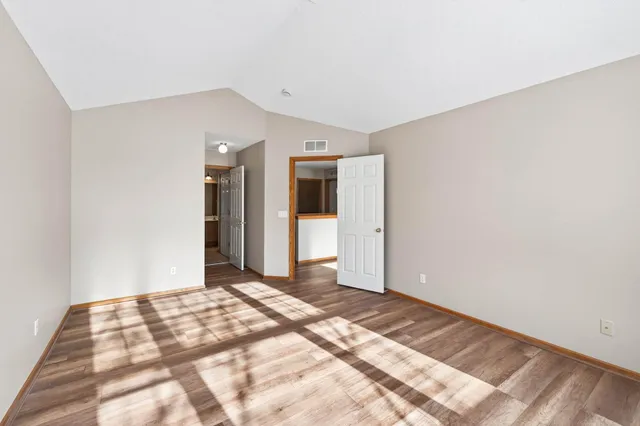 $259,900 | 1590 Countryside Drive, Shakopee, MN 55379