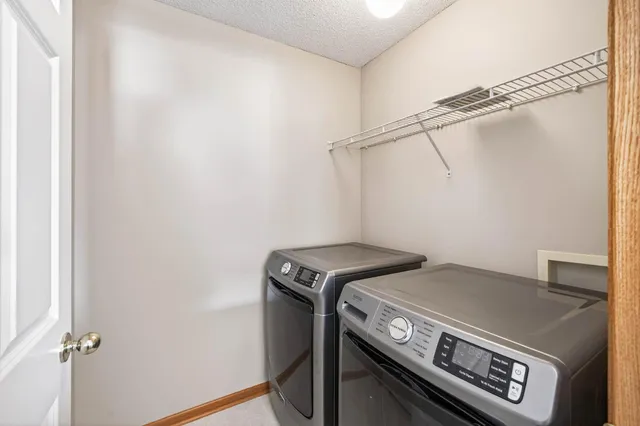 $259,900 | 1590 Countryside Drive, Shakopee, MN 55379