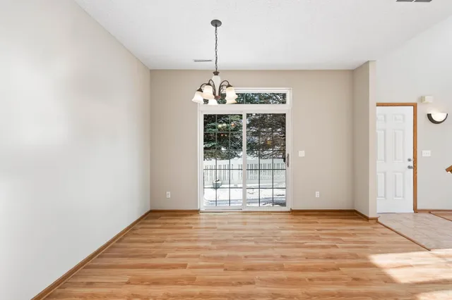 $259,900 | 1590 Countryside Drive, Shakopee, MN 55379